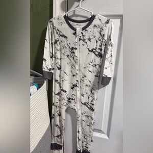 Kyte Baby Charcoal Marble Zip Romper